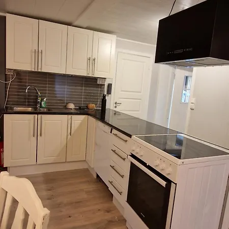 Cozy Basement In Shared & Affordable Leknes