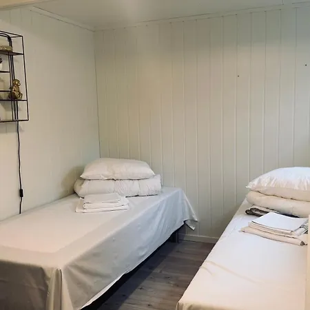 Cozy Basement In Shared & Affordable Apartamento