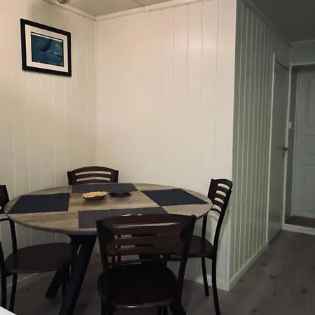 Cozy Basement In Shared & Affordable