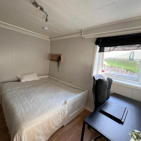Shared & Affordable In Apartmán Leknes